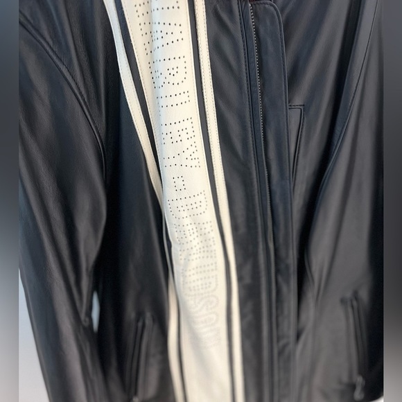 Woman’s Harley Davidson premium leather moto jacket. LIKE NEW. Size W1 - Picture 14 of 16
